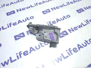 Кронштейн опоры двигателя Subaru Forester