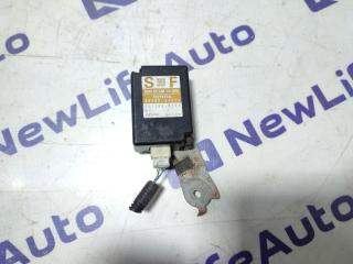 Блок управления дверьми Toyota Land Cruiser 2008