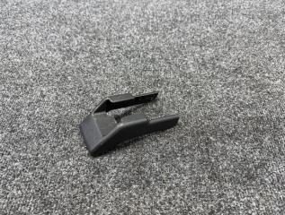 Заглушка крепления сиденья Nissan Tiida Latio 2010