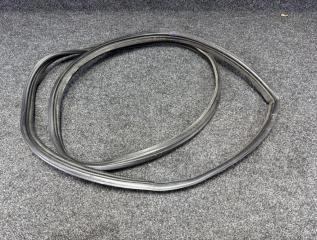 Уплотнительная резинка багажника Nissan Tiida Latio 2010 SC11 HR15DE 84830ED400 Б/У