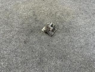 Фото запчасти кронштейн опоры двигателя Toyota Voxy Б/У запчасть Запчасть кронштейн опоры двигателя Toyota Voxy