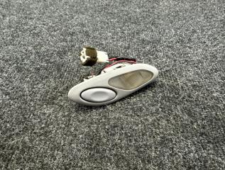 Светильник салона правый Mitsubishi Diamante 1996