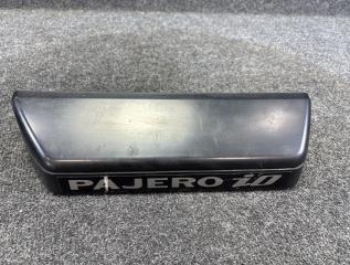 Накладка двери багажника Mitsubishi Pajero IO контрактная Накладка двери багажника Mitsubishi Pajero IO