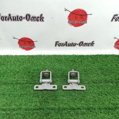 Запчасть петли 5-й двери MITSUBISHI MIRAGE DINGO 2001