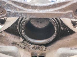 Суппорт передний левый AD 2006 VY11 QG13-DE