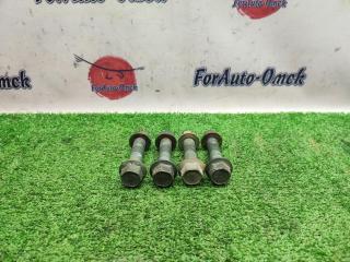 Болт передний MITSUBISHI DION 2003