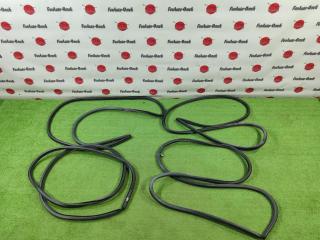 Запчасть уплотнительная резинка LEXUS GS350 2008