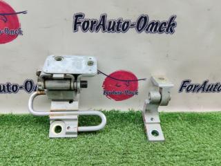 Фото запчасти петли на дверь передние правые AUDI A4 контрактная запчасть Запчасть петли на дверь передние правые AUDI A4