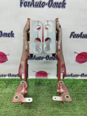 Фото запчасти петля капота VOLVO V40 контрактная запчасть Запчасть петля капота VOLVO V40