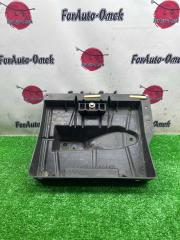 Фото запчасти площадка под аккумулятор FORD EXPLORER 2009 контрактная запчасть Запчасть площадка под аккумулятор FORD EXPLORER 2009