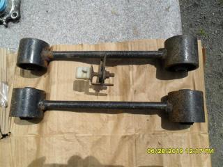 Рычаг подвески задний Toyota Hiace 1998