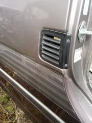 Запчасть решетка вентиляционная Toyota Hiace