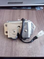 Замок багажника Toyota Hiace 1998