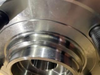 Запчасть ступица Chrysler Pacifica 2004