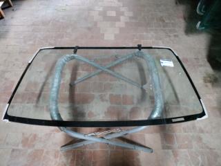 Стекло лобовое переднее Toyota Hilux Surf 1995-2002