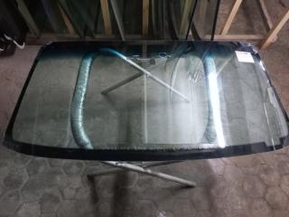 Запчасть стекло лобовое переднее Ford Ranger 1998-2006