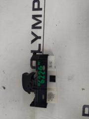 Запчасть кнопка стеклоподъемника задняя правая TOYOTA HARRIER 2003-2013