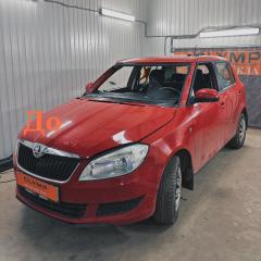 Запчасть стекло лобовое переднее Skoda Fabia 2006-2015