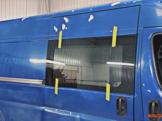 Стекло двери правое Boxer 2006-2024 L4H2