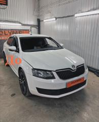 Запчасть стекло лобовое переднее Skoda Yeti 2009-2018