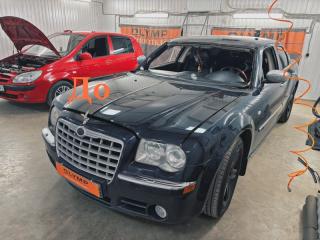 Запчасть стекло лобовое переднее Chrysler 300C 2003-2011