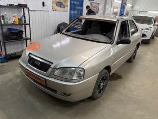Запчасть стекло лобовое переднее Chery Amulet A15 2003-2012