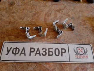 Петля дверей низ передняя правая Skoda Yeti 2009 Б/У Петля дверей низ передняя правая Skoda Yeti 2009