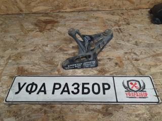Кронштейн крепления троса КПП Volkswagen Passat 2011
