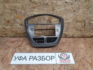 Запчасть дефлектор центр+рамка магнитолы Vortex Tingo 2011