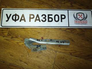 Запчасть петля капота правая Volkswagen Passat 1996-2000