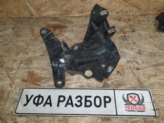 Запчасть кронштейн решитки радиатора Geely Tugella