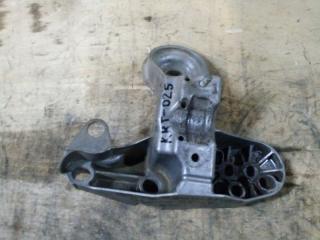 Запчасть кронштейн опоры двигателя левый Audi A4 2005-2007