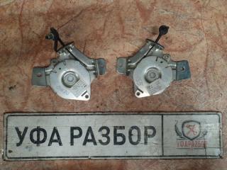 Запчасть ограничитель борта левый Peugeot 3008 2010