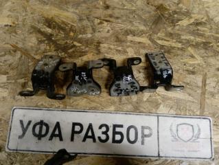 Фото запчасти петля двери верх передняя левая Hyundai Getz 2002-2010 Б/У запчасть Запчасть петля двери верх передняя левая Hyundai Getz 2002-2010