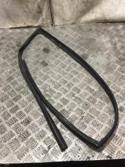 Запчасть уплотнитель стекла передний правый Toyota Camry 2009