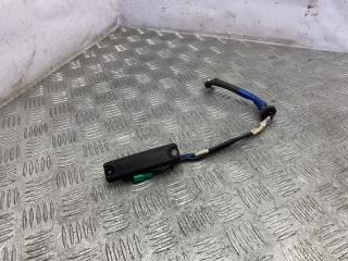 Кнопка открывания багажника Toyota Camry 2010