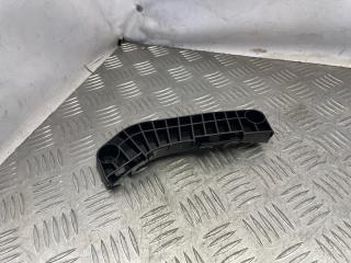 Кронштейн бампера передний правый Toyota Camry 2008