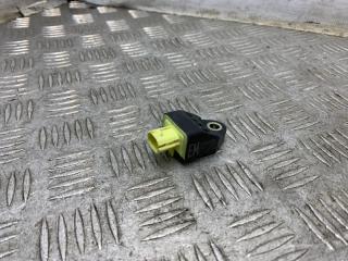 Запчасть датчик airbag задний Toyota Camry 2012