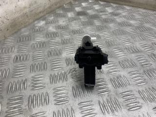 Форсунка омывателя фар левая Toyota Camry 2012