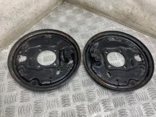 Щит опорный задний Pontiac Vibe 2005 контрактная Щит опорный задний Pontiac Vibe 2005