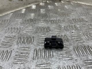 Замок подлокотника Toyota Highlander 2010