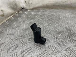 Фото запчасти насос омывателя Toyota Matrix 2005 новая запчасть Запчасть насос омывателя Toyota Matrix 2005