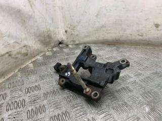 Кронштейн компрессора кондиционера Toyota Camry 2012 контрактная Кронштейн компрессора кондиционера Toyota Camry 2012