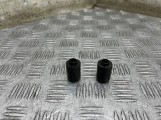 Фото запчасти кронштейн топливной рейки Toyota Carina E 1996 контрактная запчасть Запчасть кронштейн топливной рейки Toyota Carina E 1996