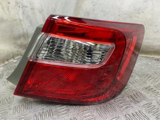 Фонарь наружный задний правый Toyota Camry 2012 новая Фонарь наружный задний правый Toyota Camry 2012