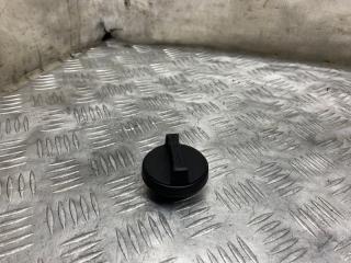 Крышка маслозаливной горловины Toyota Camry 2010