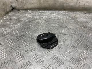 Фото запчасти клипса Toyota Camry 2006 контрактная запчасть Запчасть клипса Toyota Camry 2006