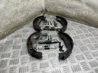 Запчасть ремкомплект стояночного тормоза Toyota Yaris 2002