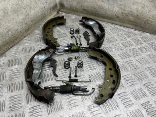 Запчасть ремкомплект стояночного тормоза Toyota Yaris 2002