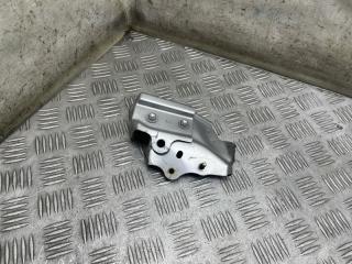 Кронштейн крыла передний правый Toyota Camry 2009